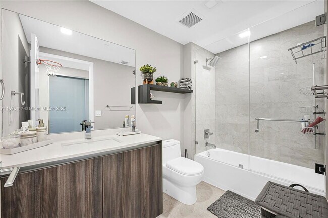 Building Photo - 488 NE 18th St