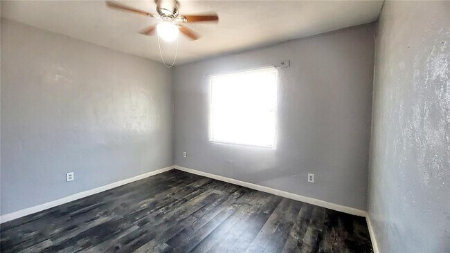 Building Photo - 424 N Charles St