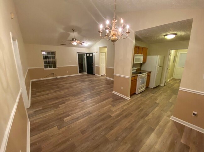 Building Photo - Wonderful 3 Bedroom Raleigh Ranch Home