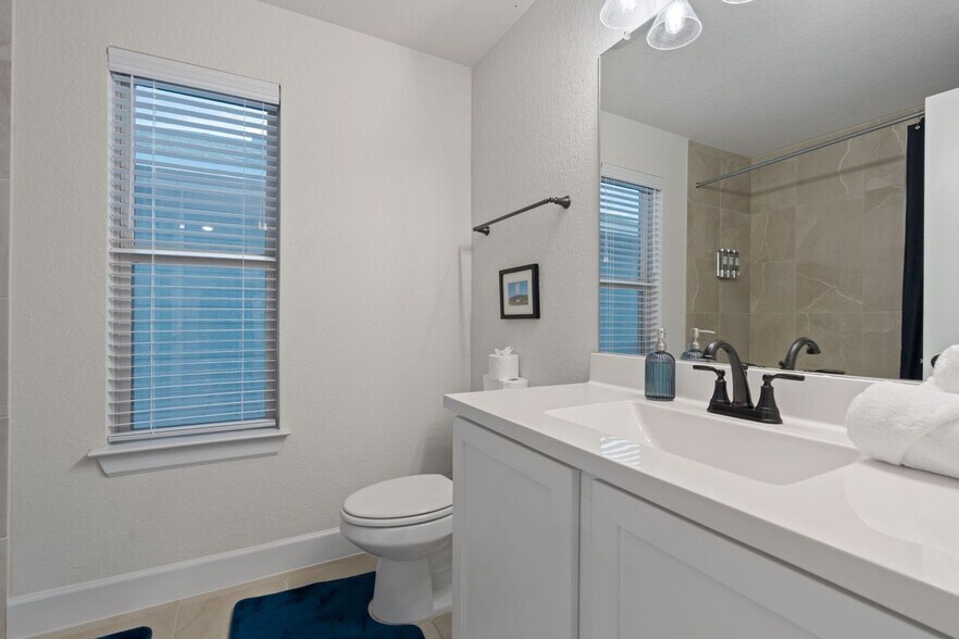 Building Photo - 6113 Dumfries Ln