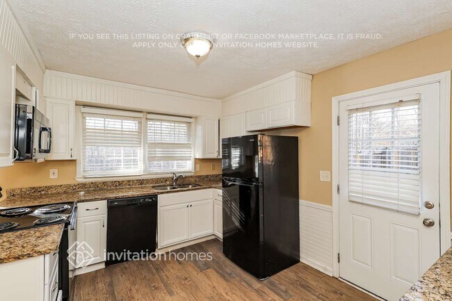 Building Photo - 5281 Shallow Wood Ln