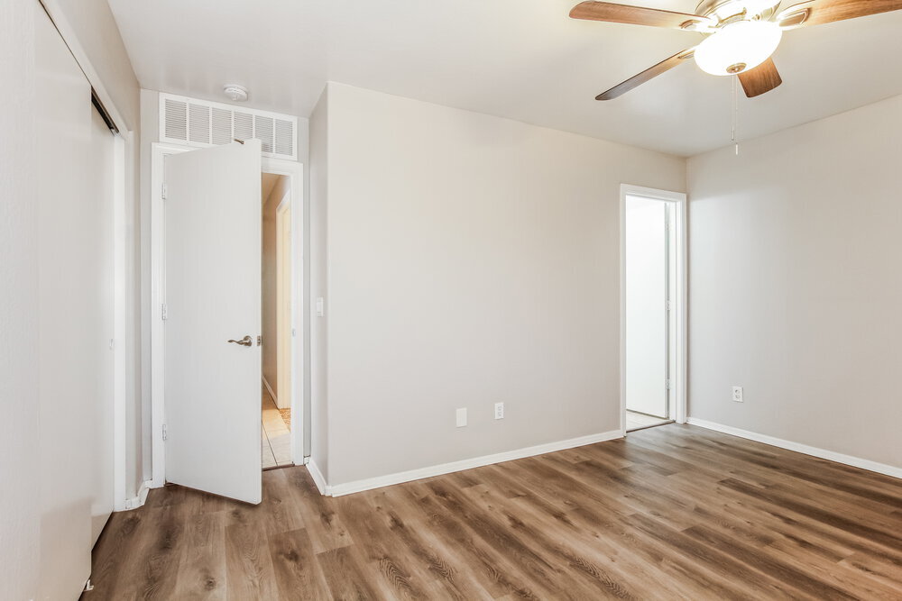 Building Photo - 13117 N El Frio St