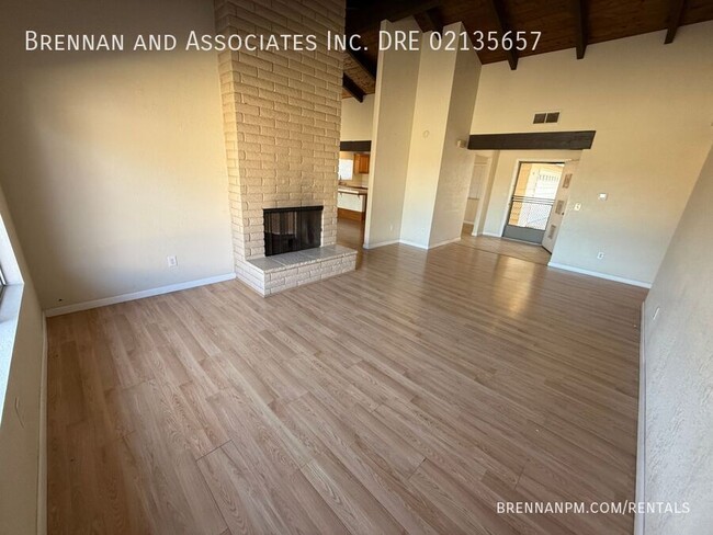 Building Photo - Stunning 3-Bed Home in Bonita with Mountai...