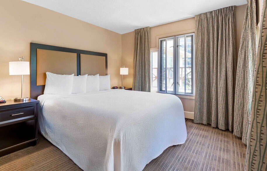 Building Photo - Furnished Studio-Atlanta - Alpharetta - No...