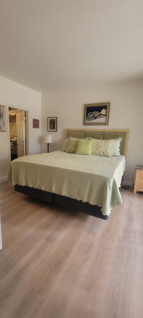 Building Photo - Two bedroom condo - Furnished Seasonal Rental