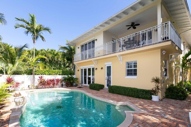 Building Photo - 920 Lago Mar Ln