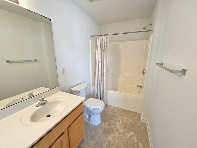Building Photo - 205 Spring Crossing Cir
