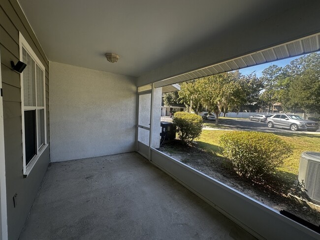 Building Photo - 2348 SW 42nd Dr