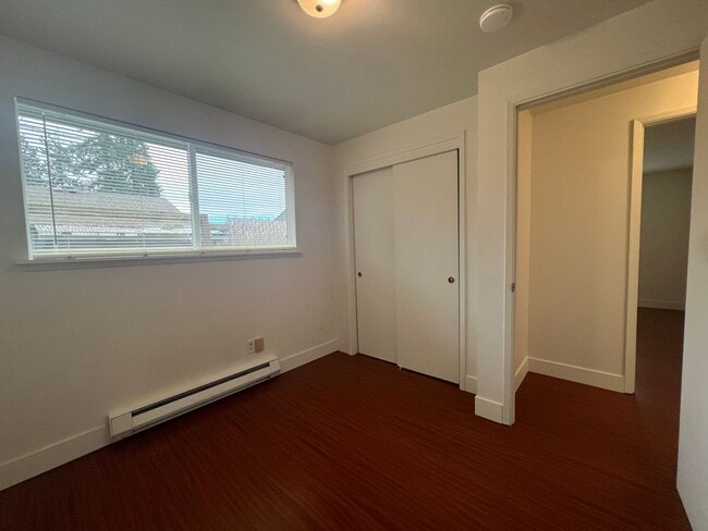 Building Photo - 3100 NE 16th St