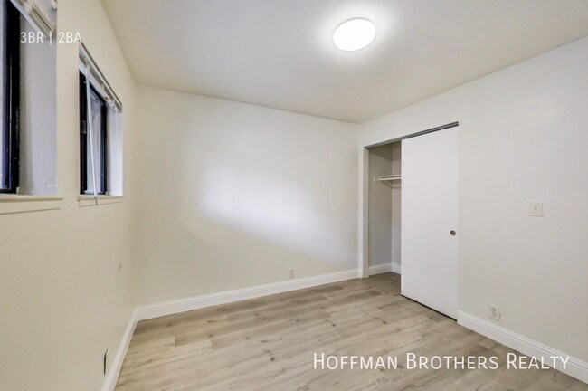 Building Photo - 1425 38th Ave