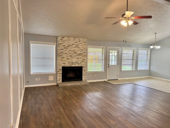 Building Photo - 3007 Wagon Trail Dr