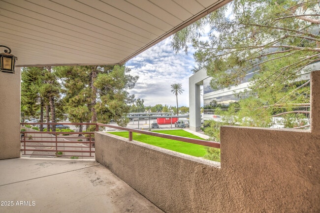 Building Photo - 4850 E Desert Cove Ave