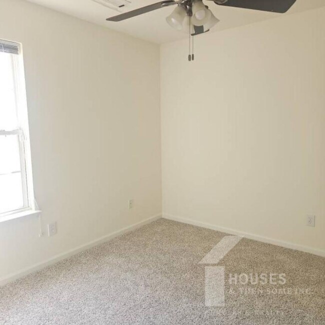 Building Photo - 213 Worcester Ln