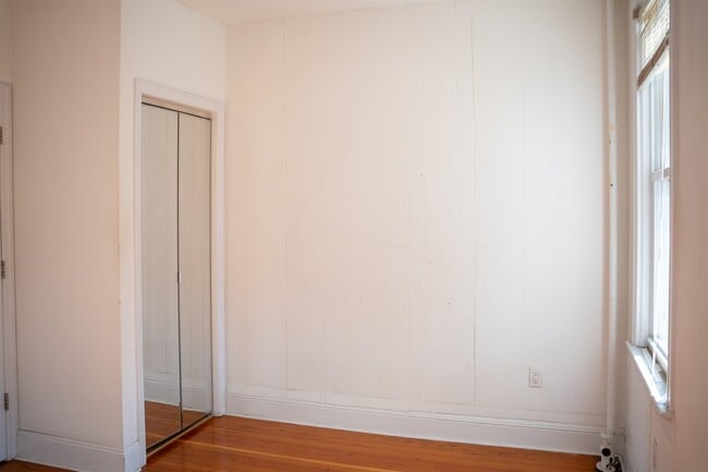 Building Photo - 294 Clerk St