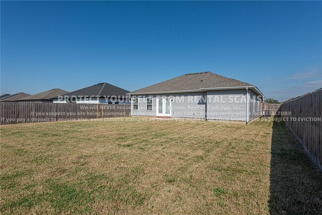 Building Photo - 211 Grove Ln