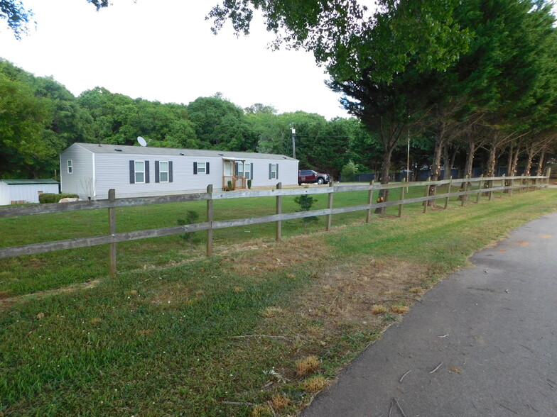 Front View - 112 Donald Dr
