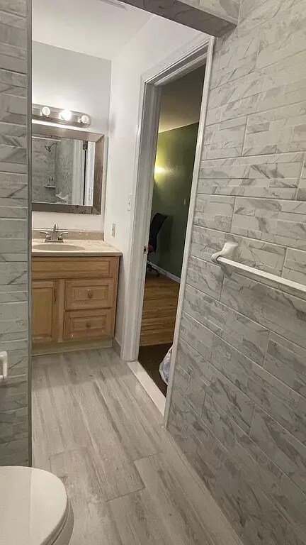 Building Photo - 280 Valley Stream Ln