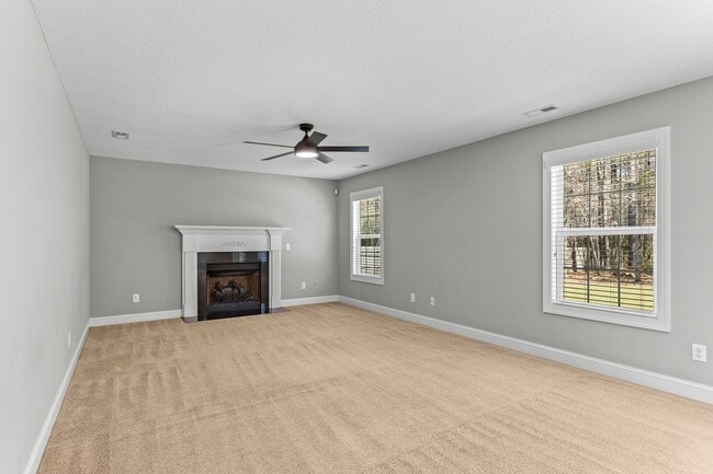 Building Photo - 907 Stagecoach Dr