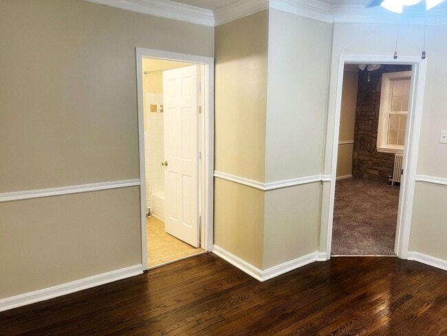 Building Photo - Move in Special! 2 Bed 1 Bath SE, DC