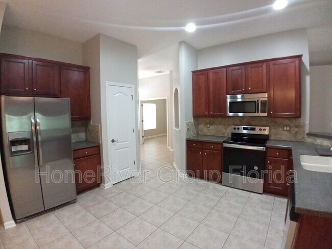 Building Photo - 2575 Creekfront Dr