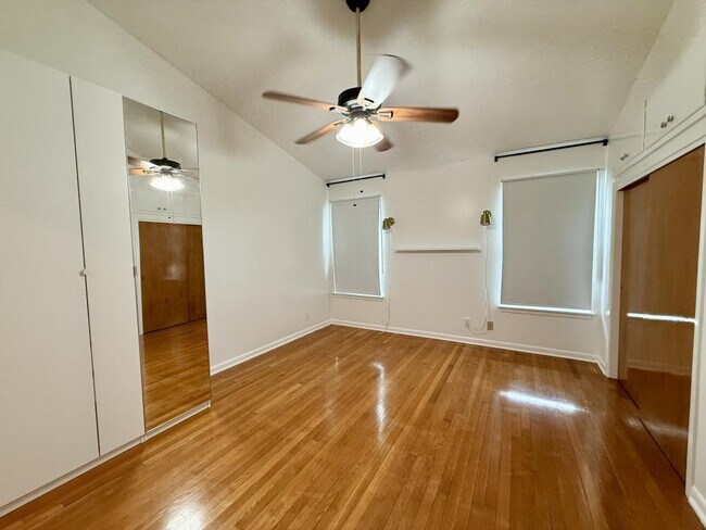 Building Photo - 3807 Longridge Dr