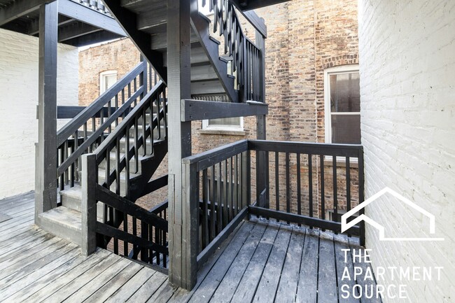 Building Photo - 2315 N Albany Ave
