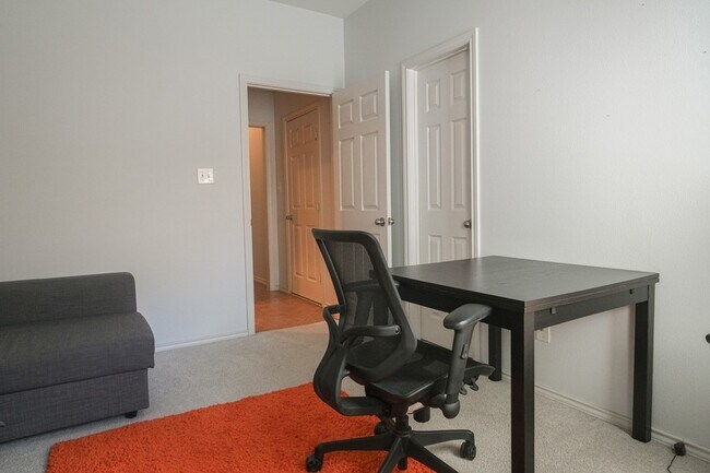 Building Photo - 2609 Link Rd