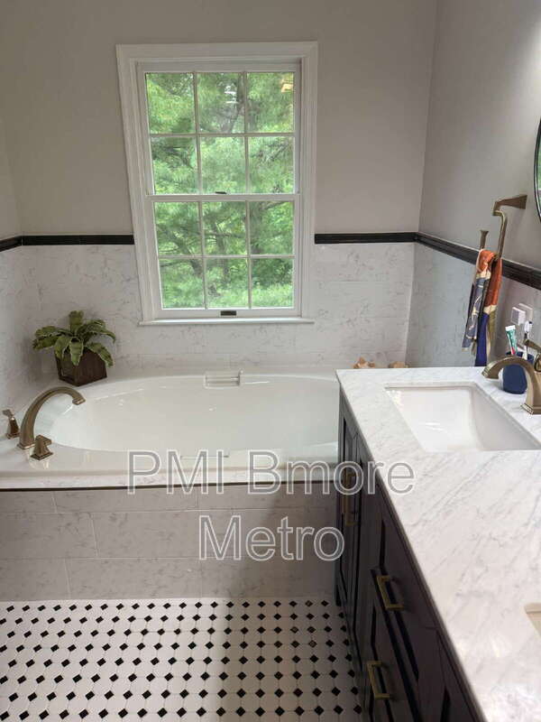 Building Photo - 906 Hidden Moss Dr