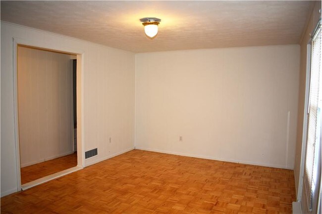 Building Photo - 55 Malone Ave