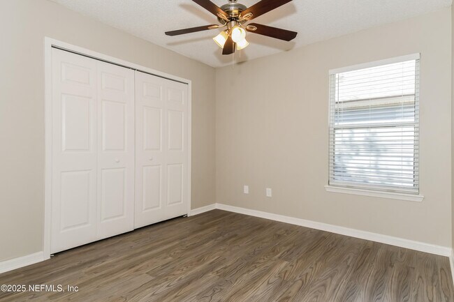 Building Photo - 2217 Destine Ln