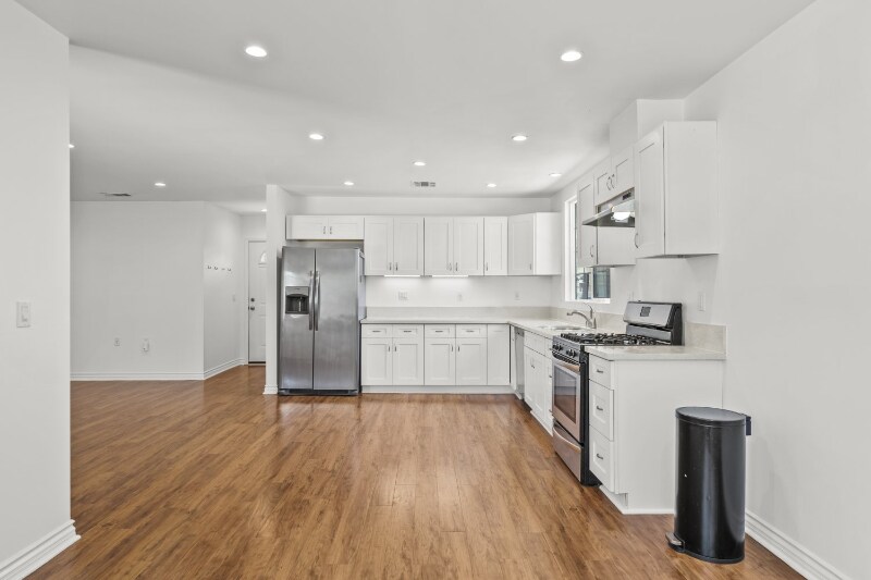Building Photo - 6712 Cedros Ave