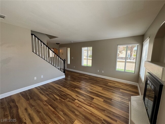Building Photo - 910 Elegant Coral Ave