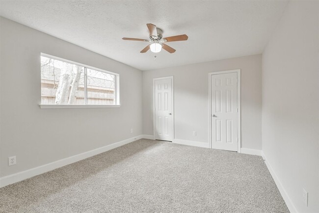 Building Photo - 12523 Drifting Winds Dr