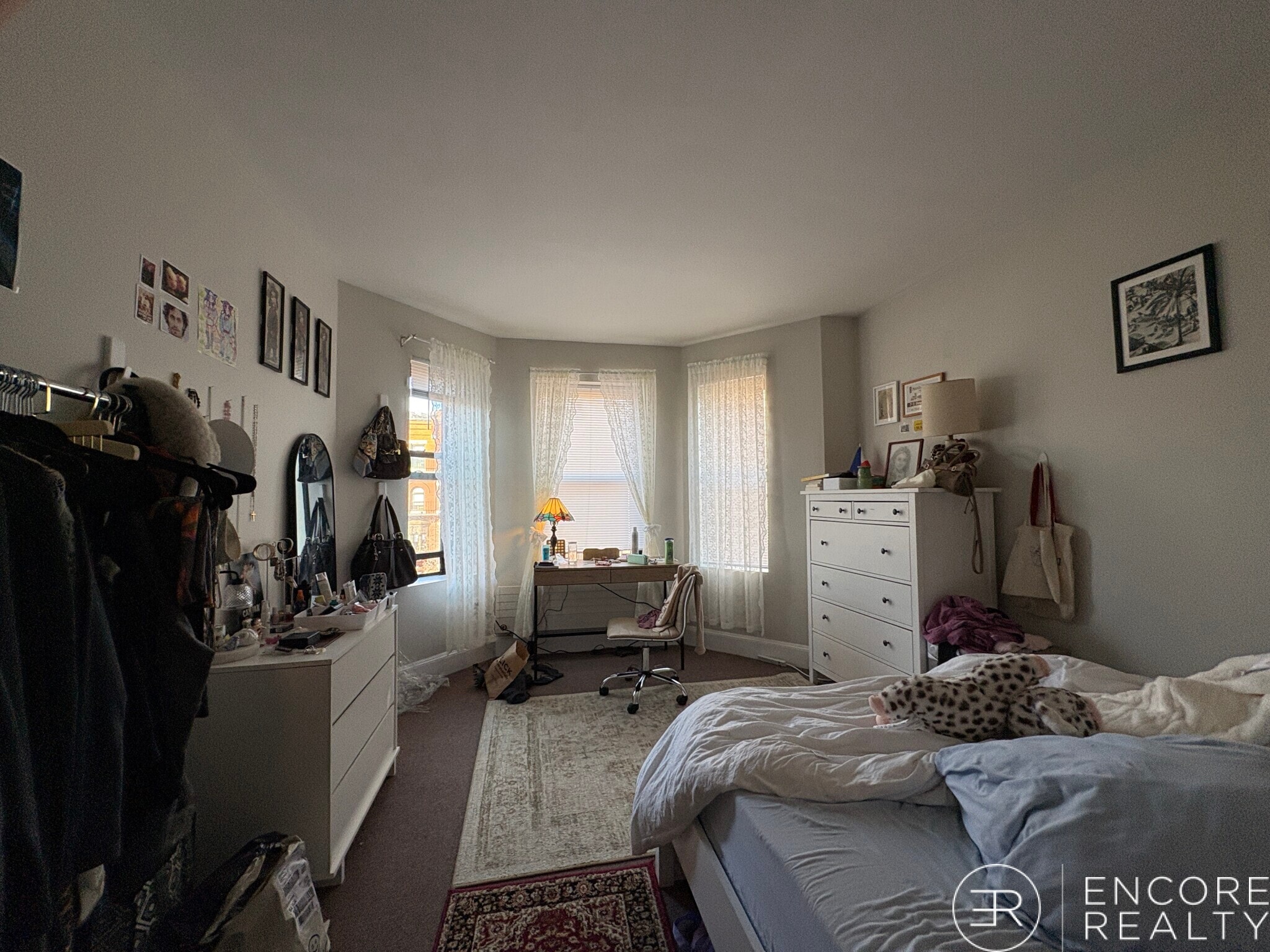 Building Photo - 822 Beacon St