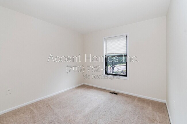 Building Photo - 5404 Barrister Pl