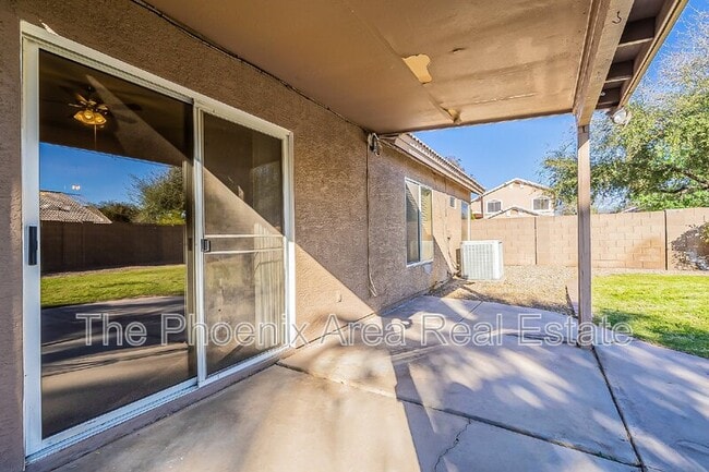 Building Photo - 251 W Windsor Dr