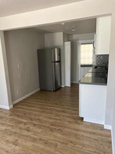 Building Photo - 340 W Highland Ave