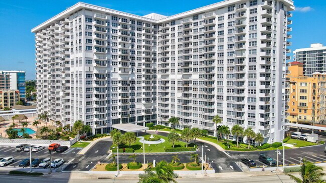 Building Photo - 405 N Ocean Blvd
