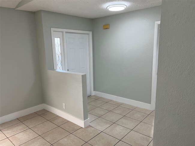 Building Photo - 500 NE 34th St