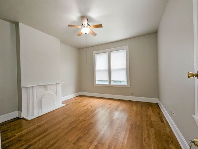 Building Photo - 26 Conklin St