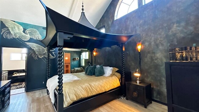 Building Photo - 1635 Royal Palm Dr S