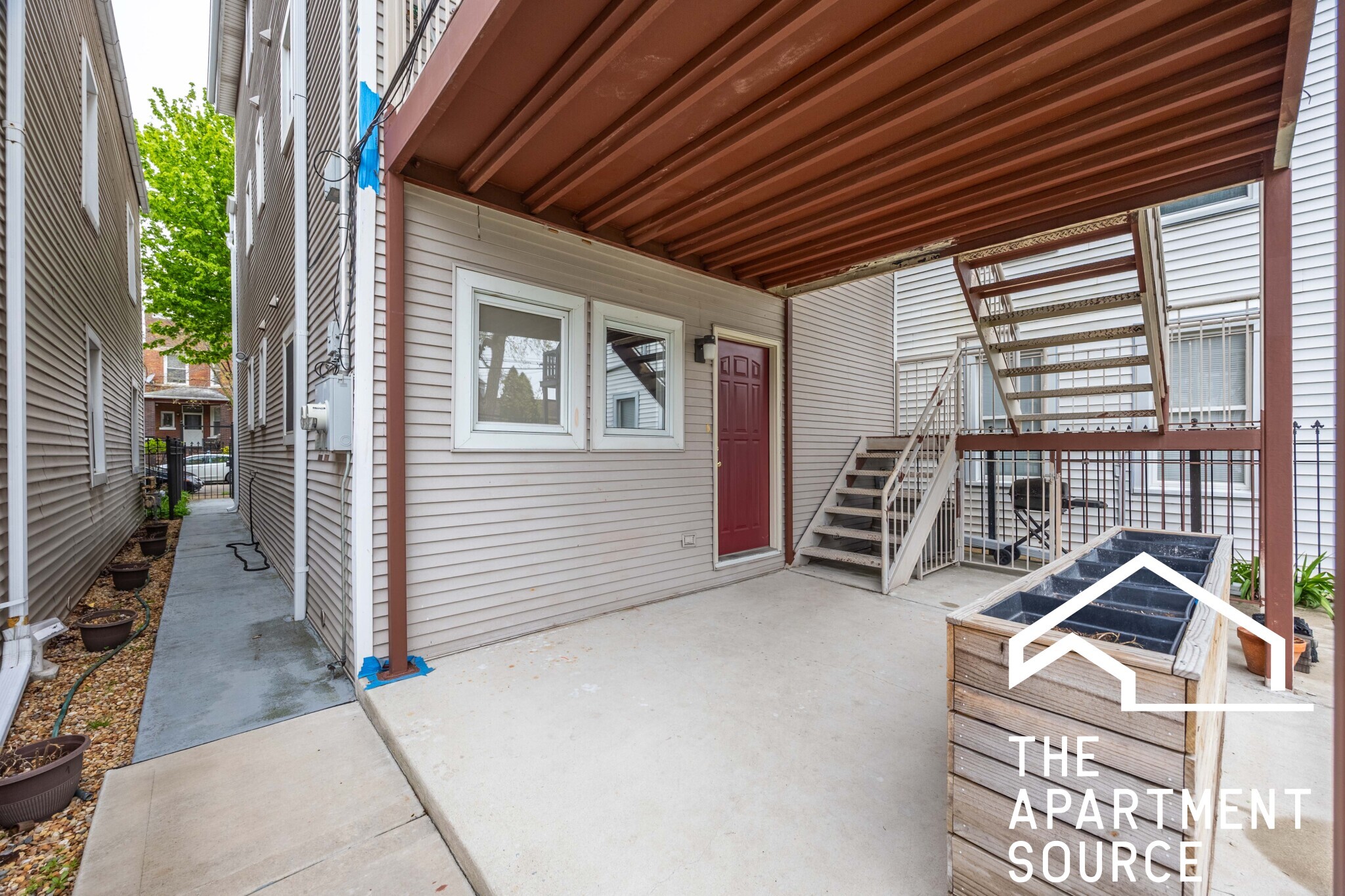 Building Photo - 2933 N Ridgeway Ave