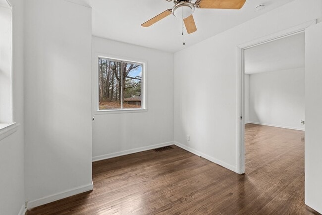 Building Photo - Newly Renovated 4 Bedroom, 2 Bath Home