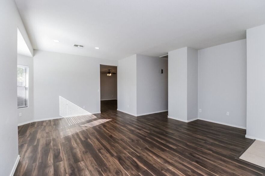 Building Photo - 3402 N 129th Dr