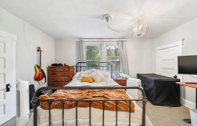 Building Photo - 3148 Linwood Ave