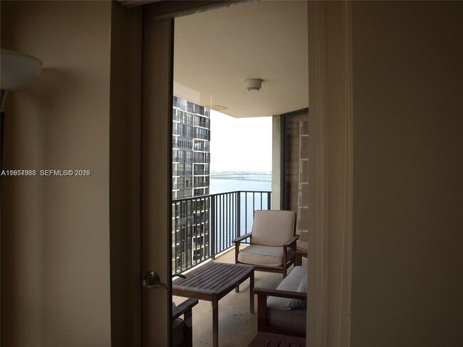 Building Photo - 1901 Brickell Ave