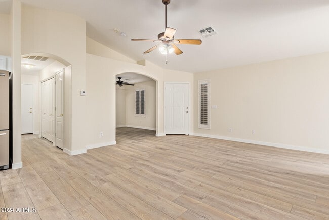 Building Photo - 3211 E Kristal Way