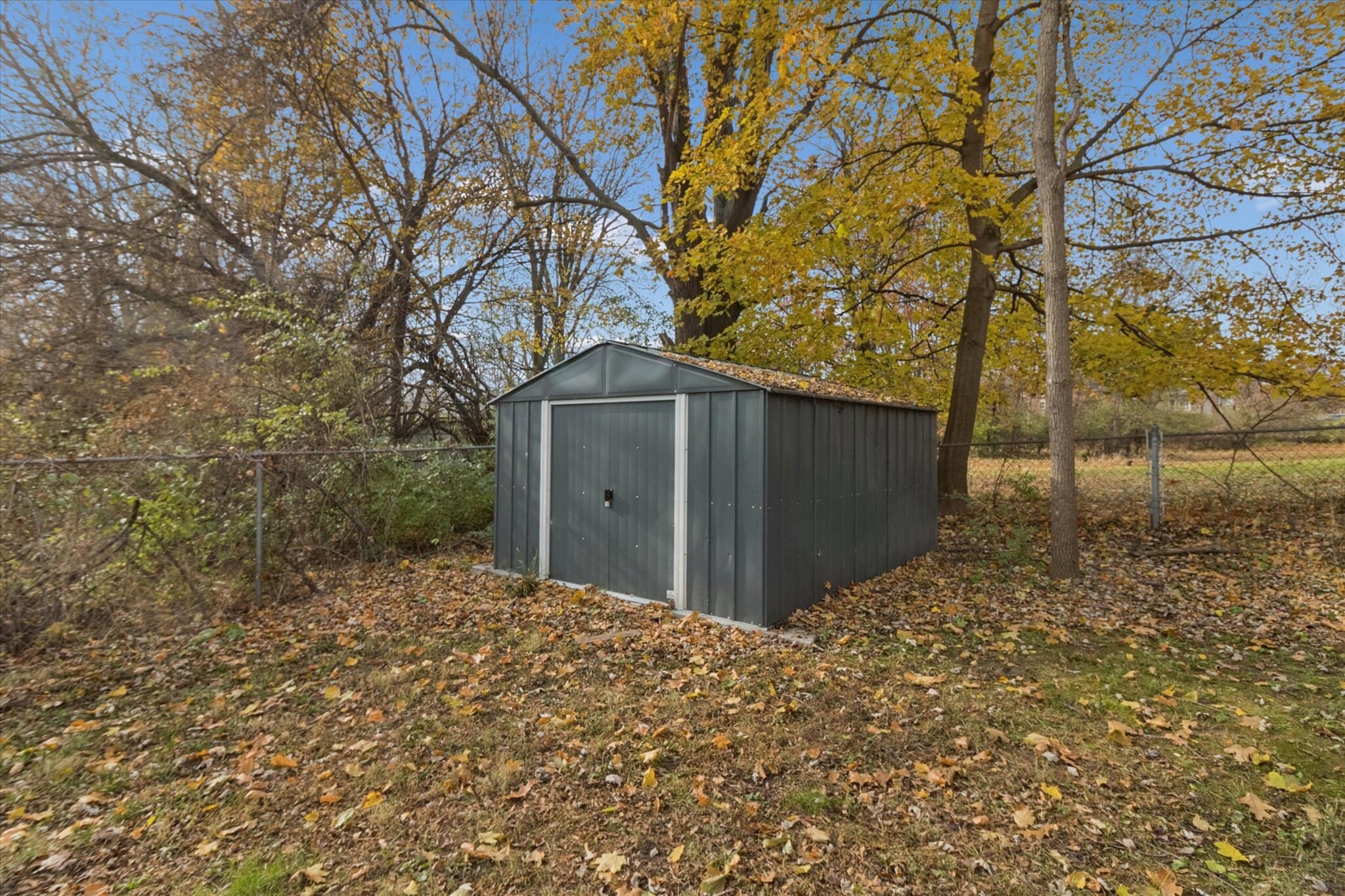 Building Photo - 671 W Clark Rd