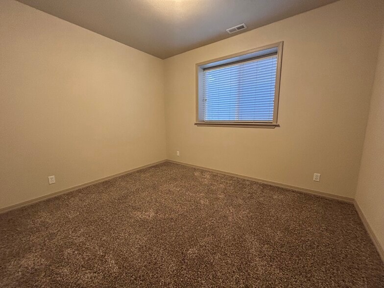 Building Photo - 10485 N Bridle Way