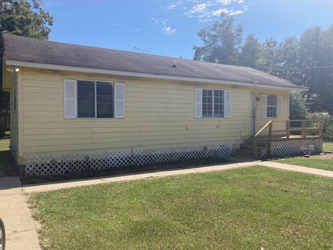 Primary Photo - Gulfport 3 Bedroom